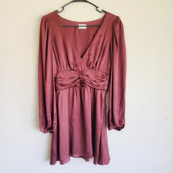 Aritzia Dresses & Skirts - Aritzia Wilfred Long Sleeve V-neck Fit & Flare Mini Dress